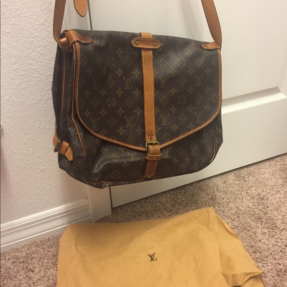 Authentic LV Saumur 35 - Picture 2 of 7
